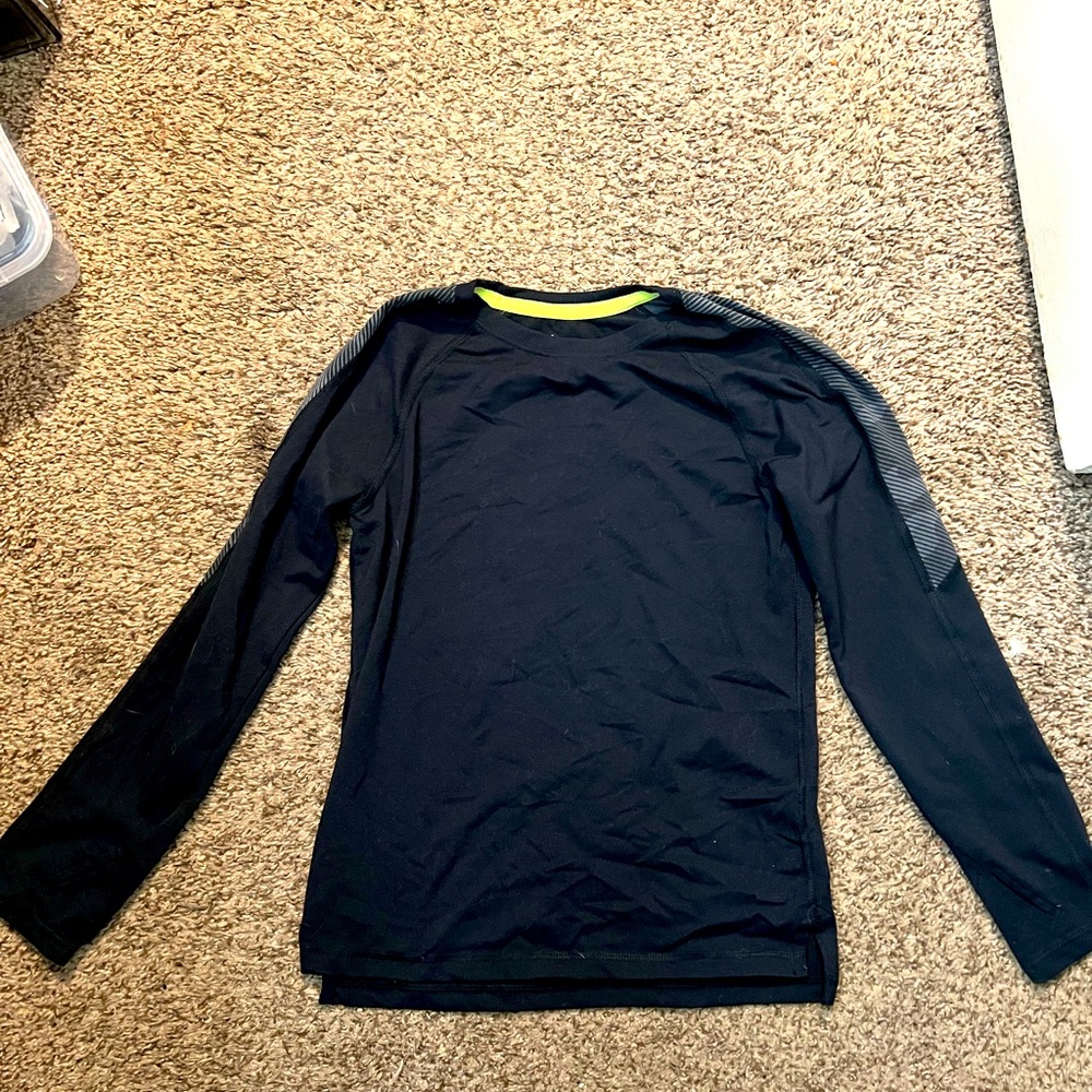 All In Motion boys black athletic long-sleeve shirt size S